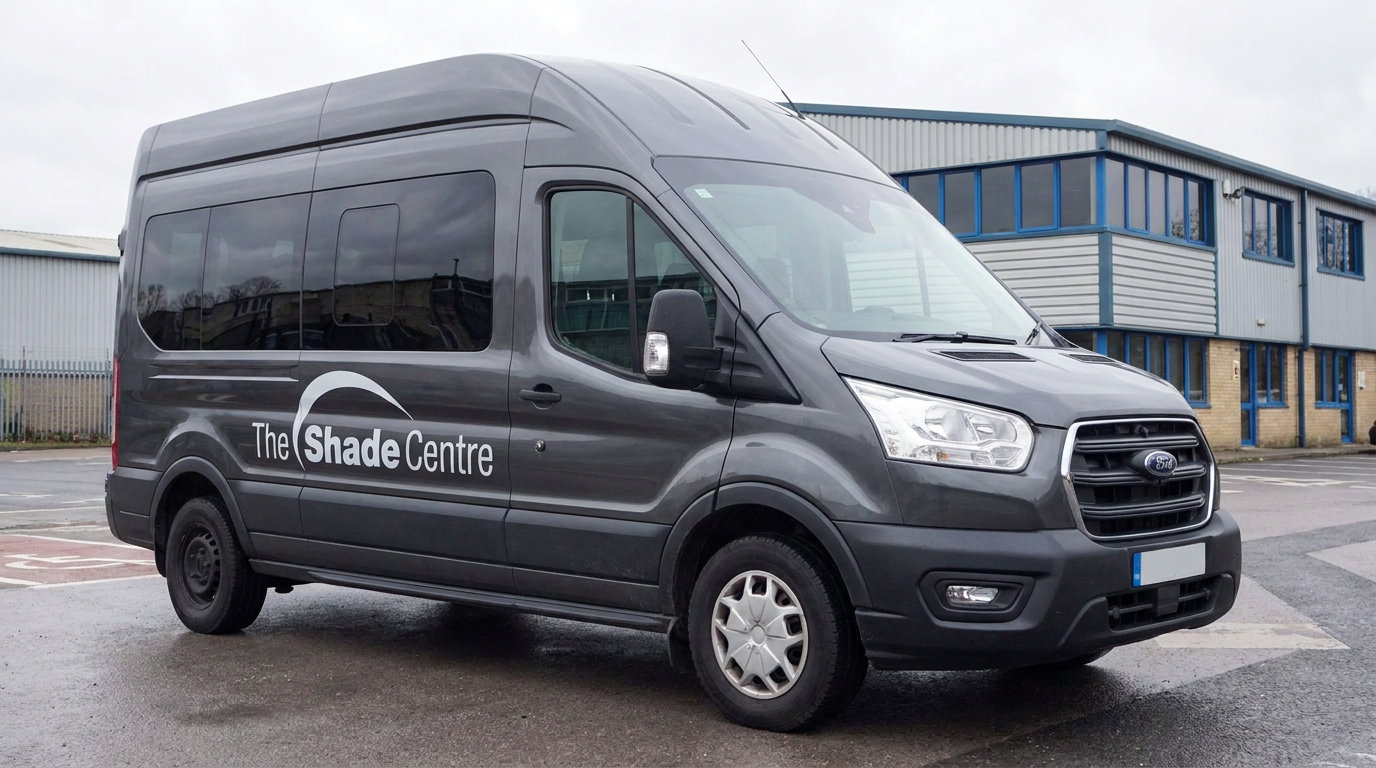 magnific_a-highquality-realistic-p_aQexvEzfSh_minibus